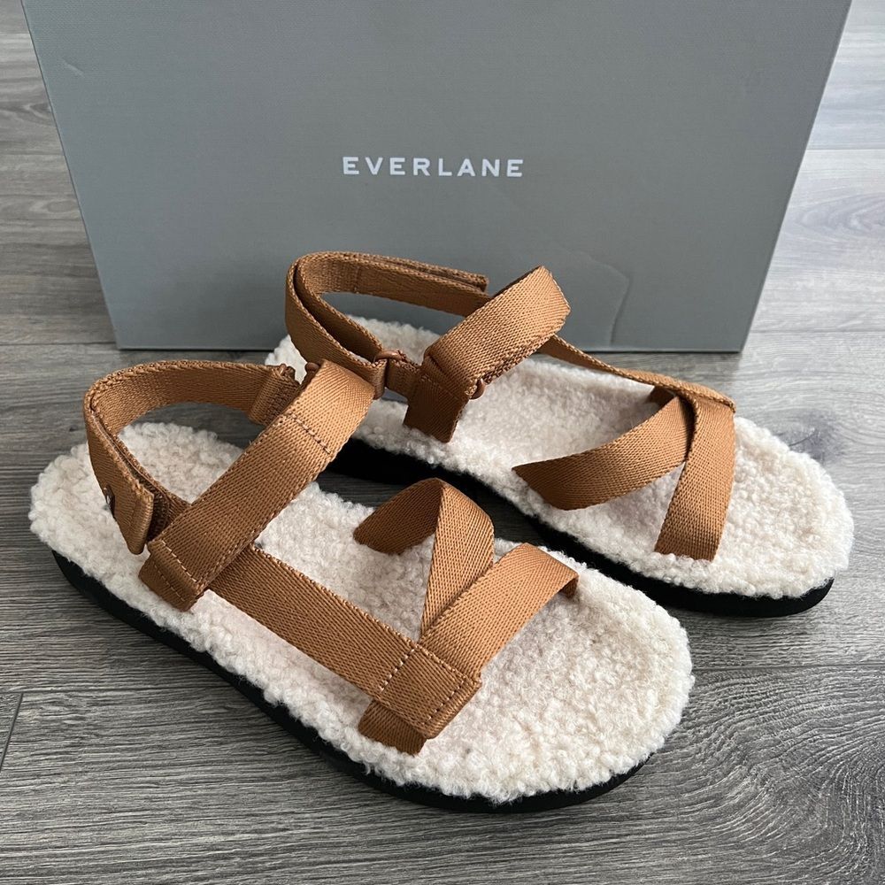 EVERLANE Teddy Sherpa Sport Sandal Size 6 Camel Brown Faux Fur Fleece Casual NIB